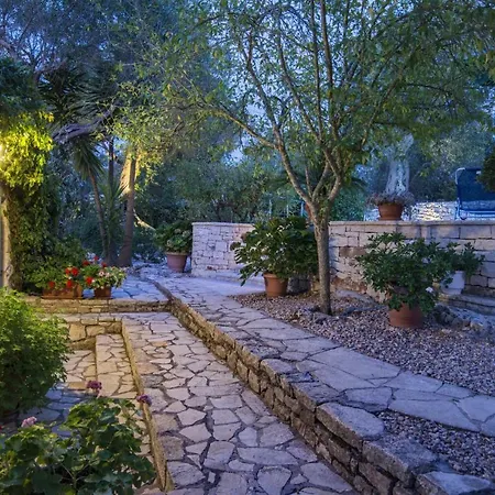 Villa Ruffio,gaios Makratika